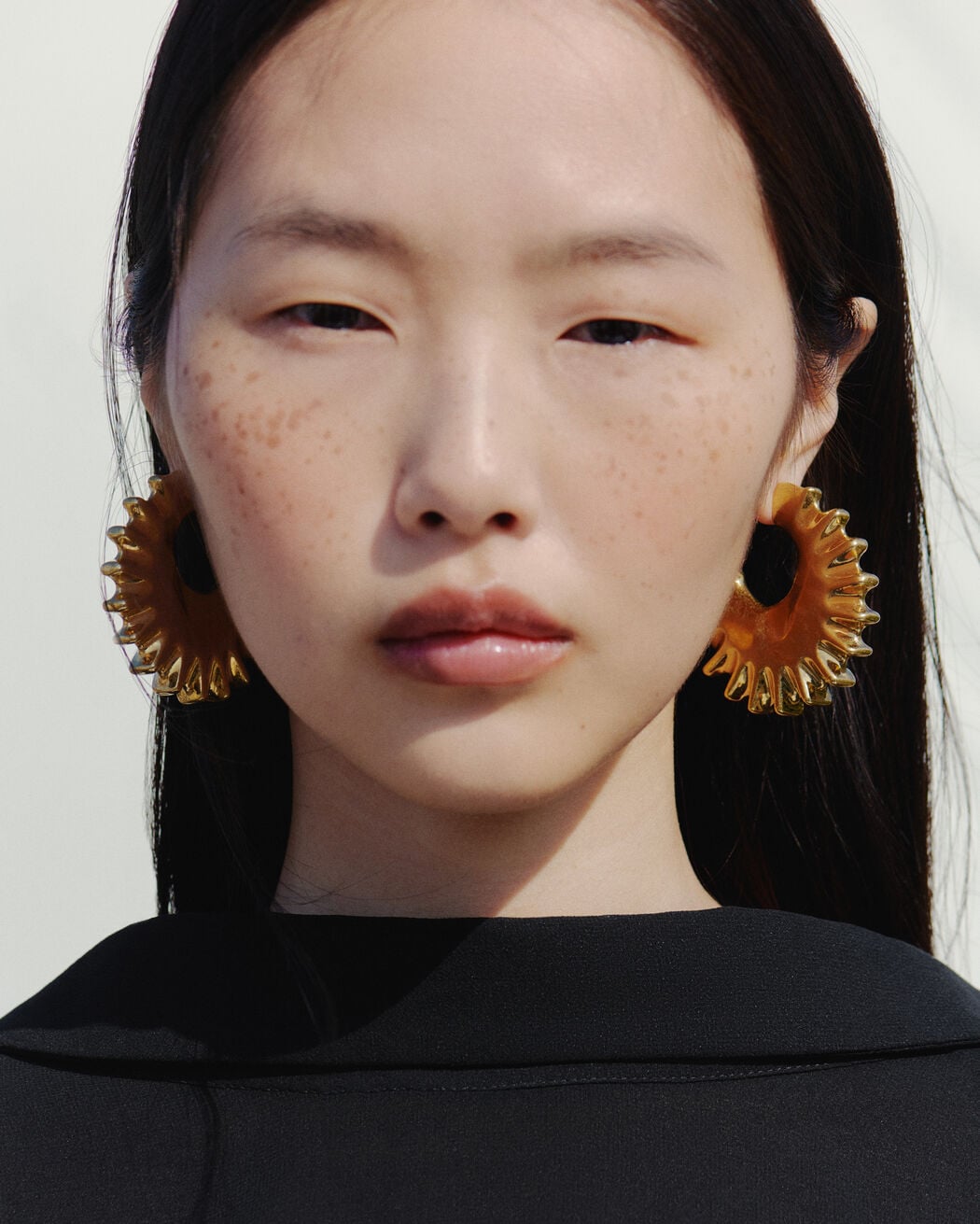 The Hippocampe hoop earrings jacquemus the hippocampe hoop earrings