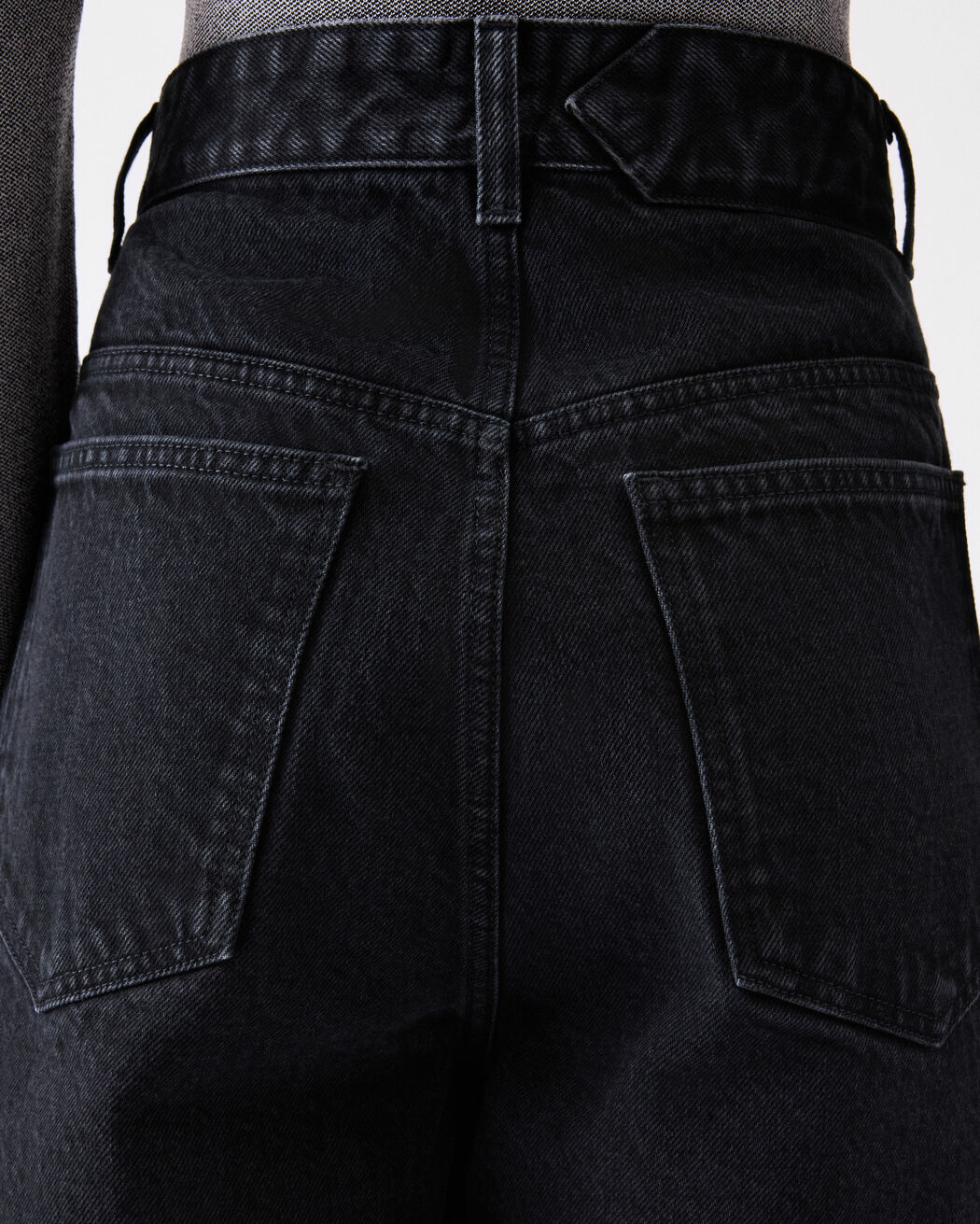 The Ovalo de-Nîmes denim pants jacquemus the ovalo de n mes denim pants