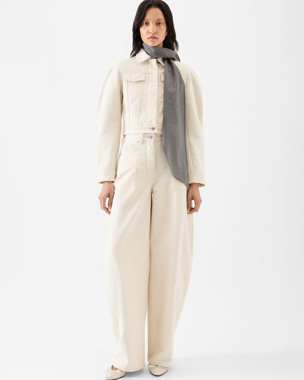 The Ovalo de-Nîmes denim jacket jacquemus the ovalo de n mes denim jacket