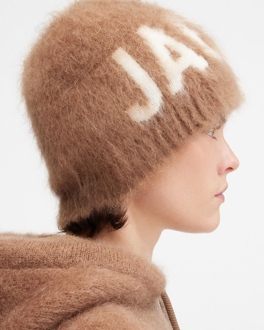 The Logo beanie jacquemus the logo beanie