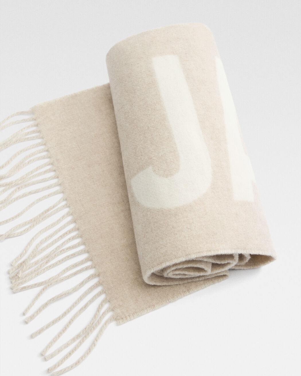 The Jacquemus scarf the jacquemus scarf