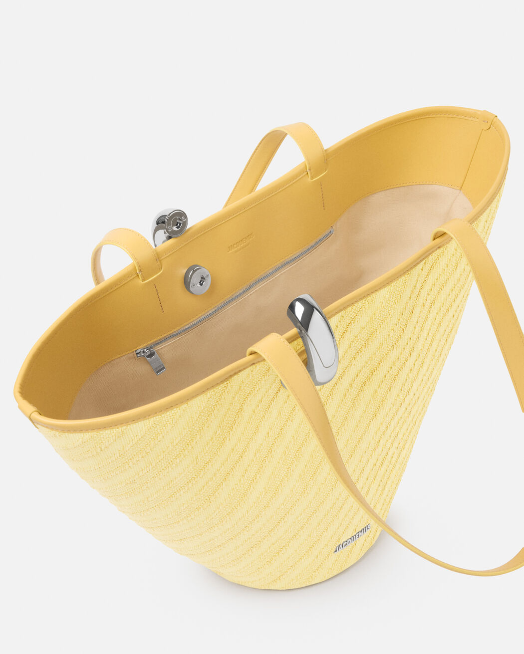 The small Bambola حقيبة jacquemus the small bambola حقيبة