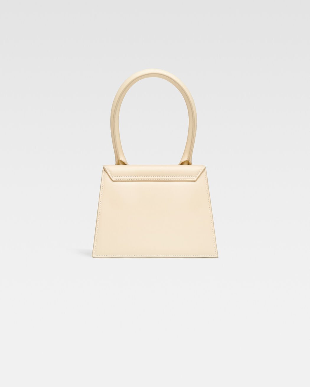 حقيبة The medium Chiquito jacquemus حقيبة the medium chiquito