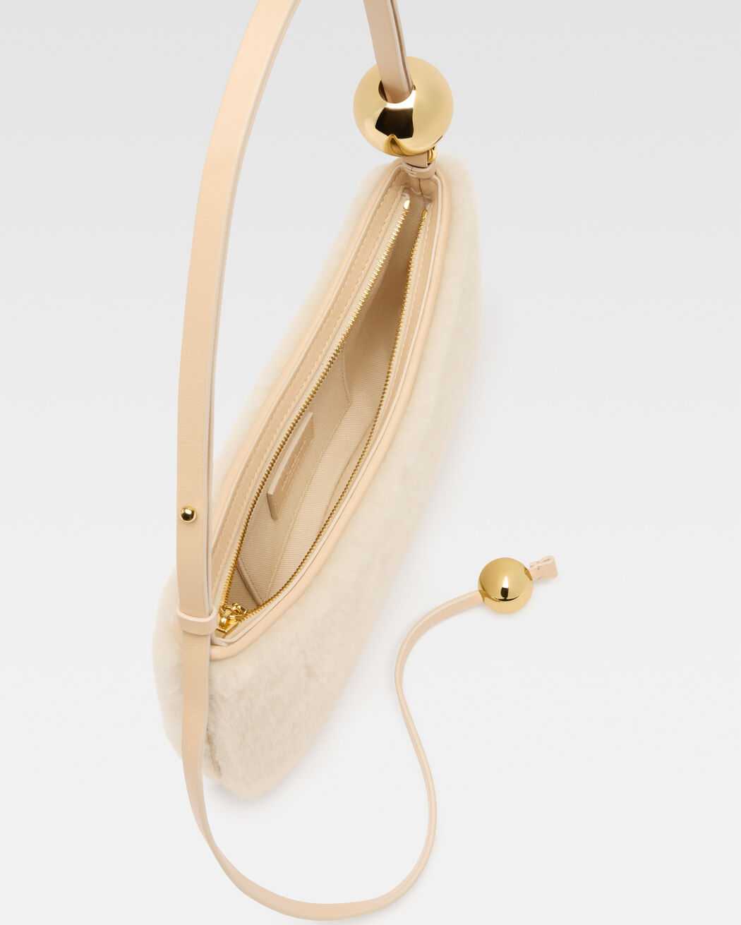 The Bisou Perle jacquemus the bisou perle