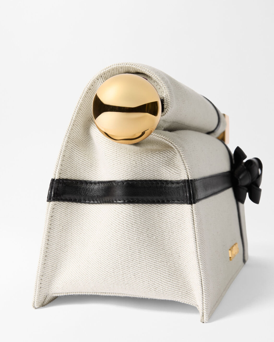 The Rond Carré clutch jacquemus the rond carr clutch