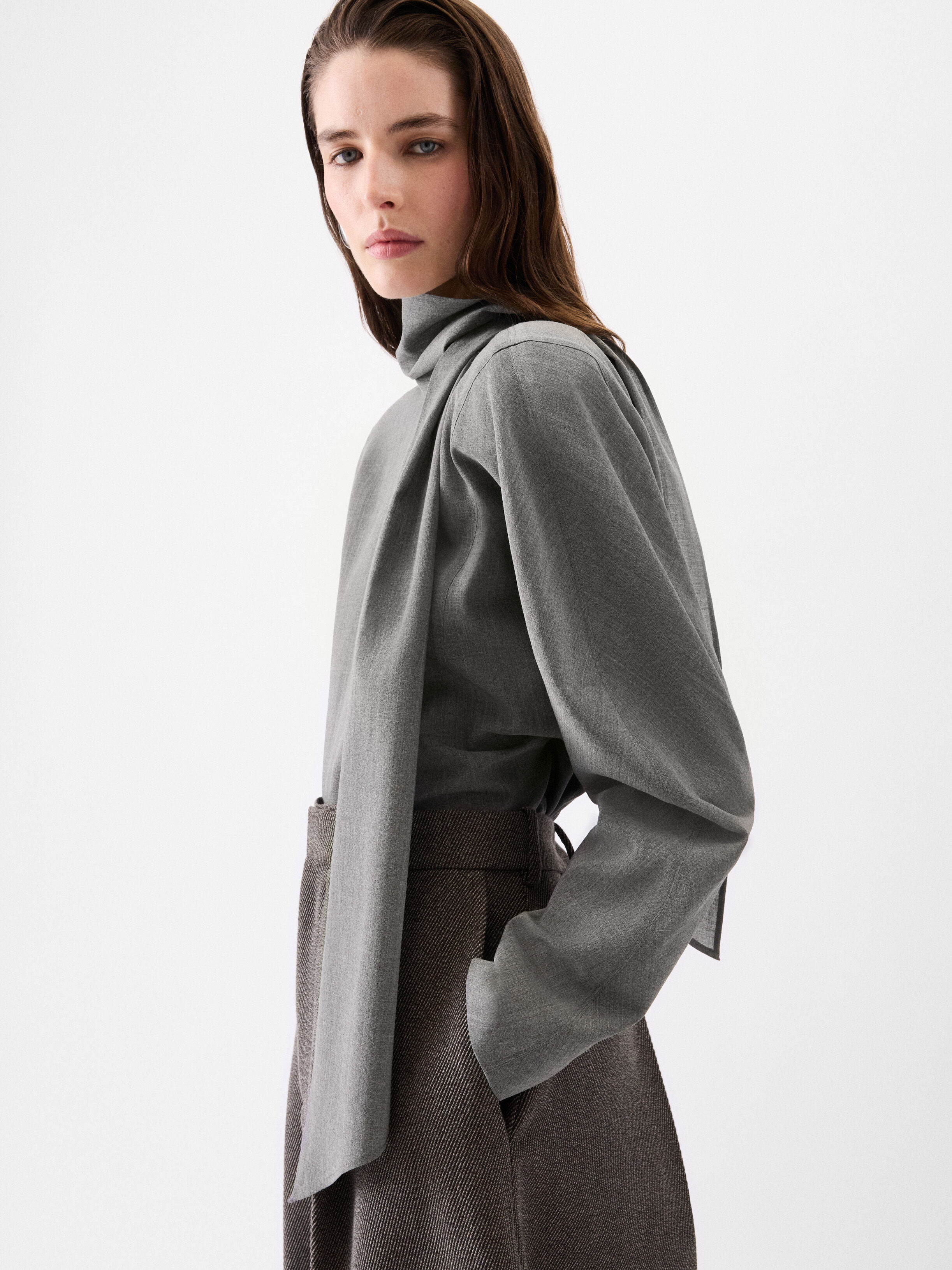The Chale blouse, Grey | JACQUEMUS UAE
