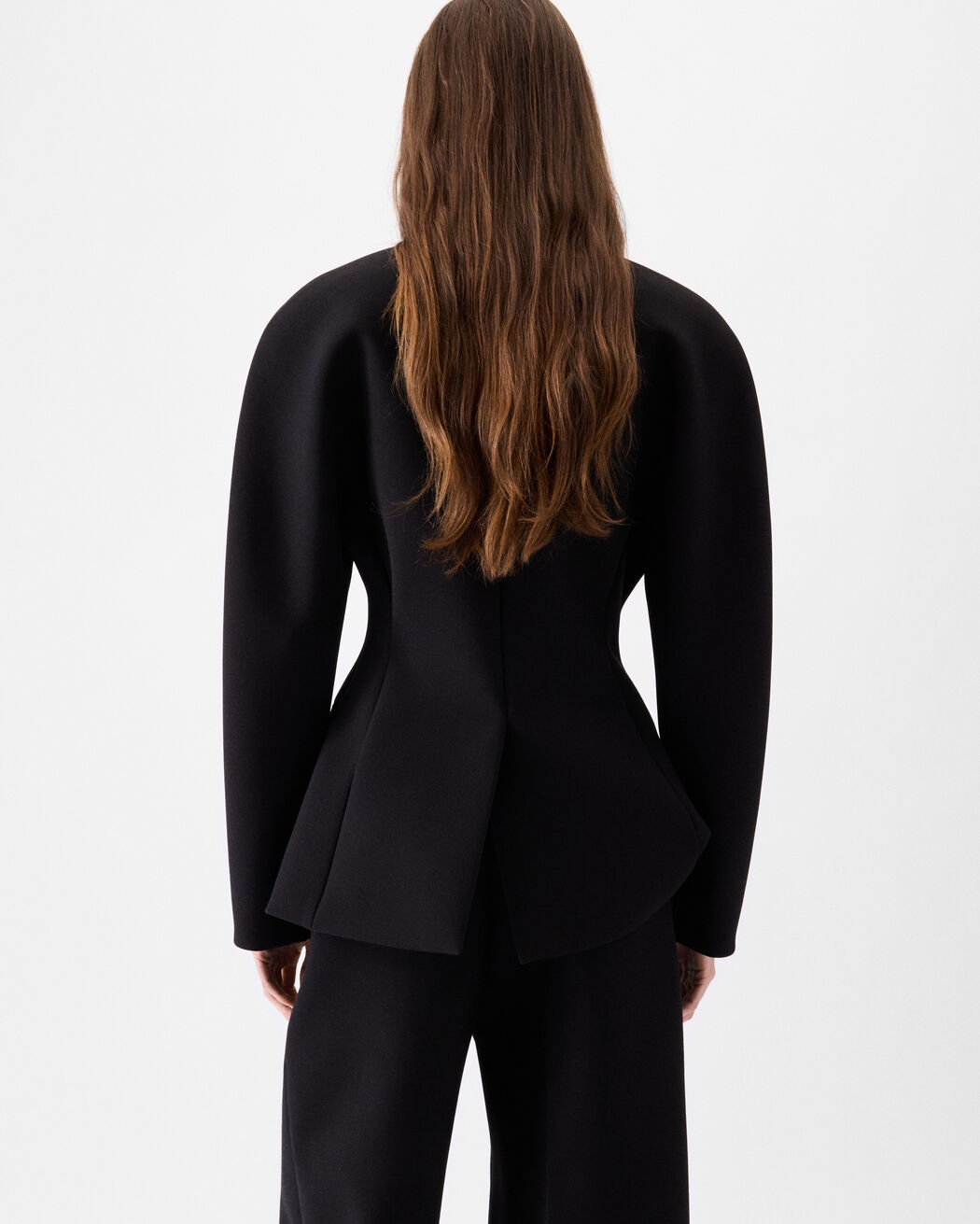 The Ovalo jacket jacquemus the ovalo jacket