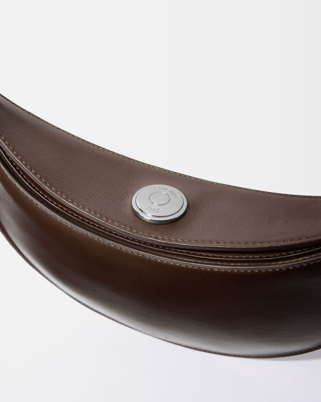 The small Ovalo jacquemus the small ovalo