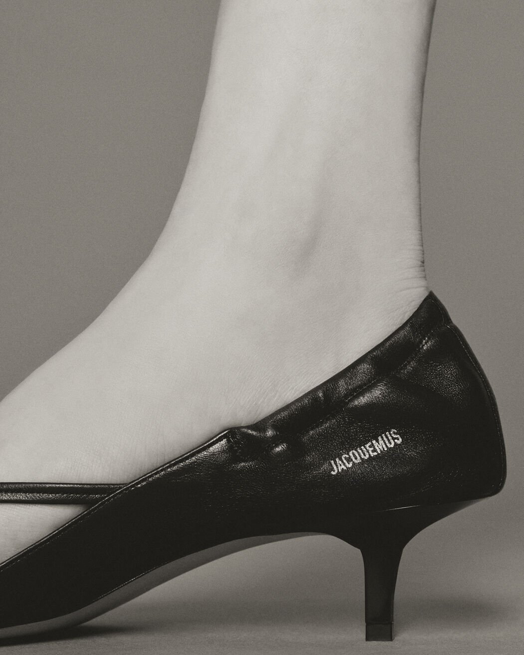 The low sandals jacquemus the low sandals