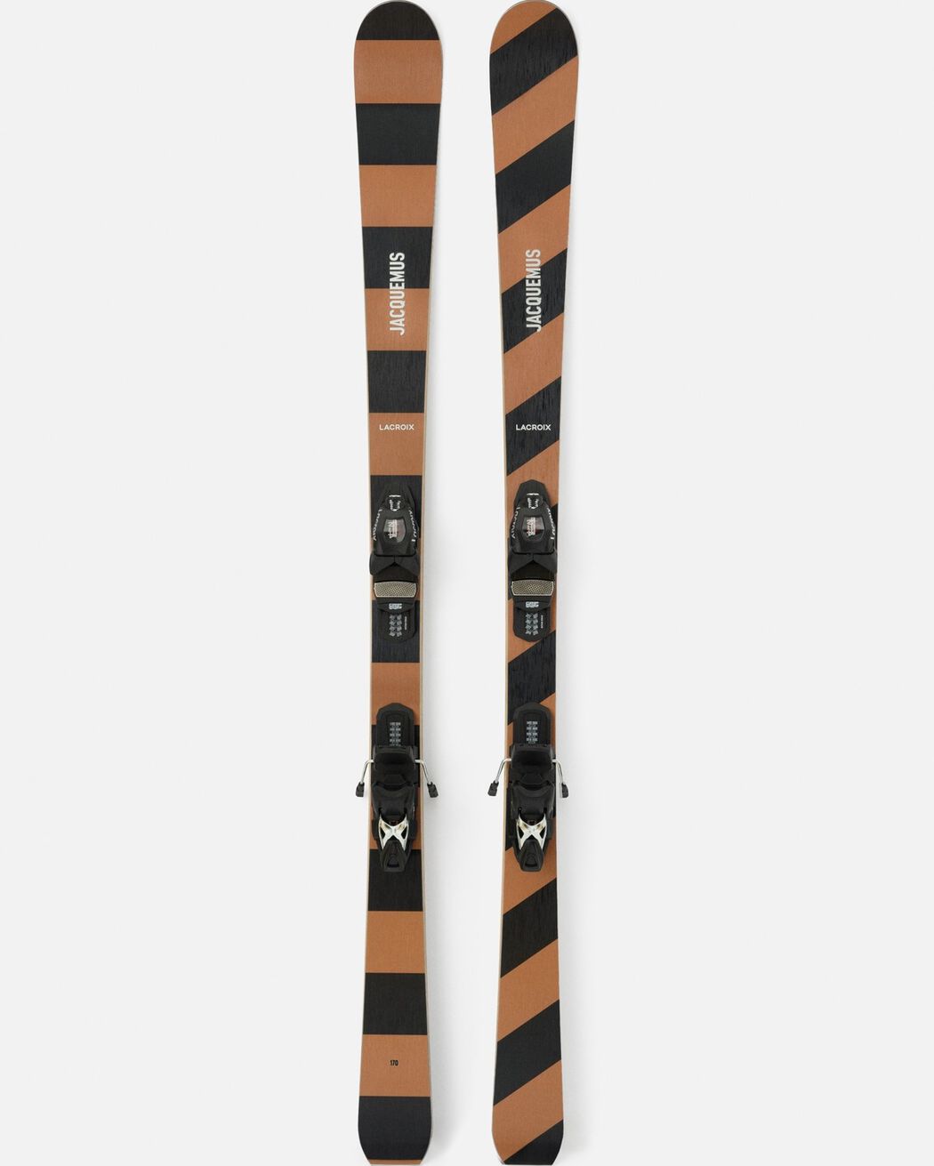 The skis Jacquemus + Lacroix the skis jacquemus lacroix