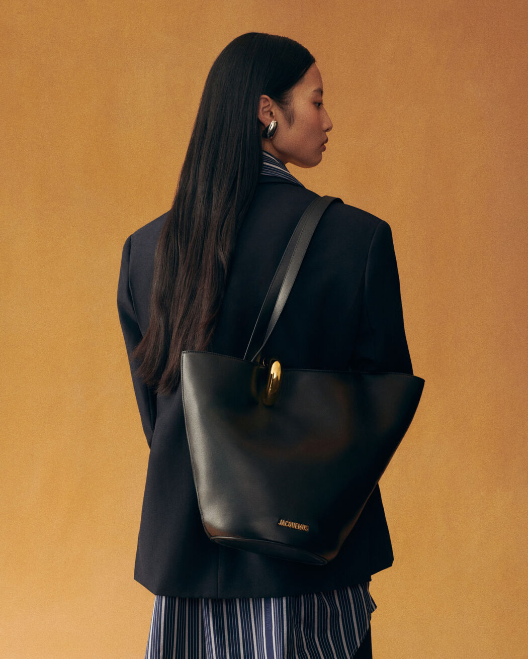 The medium Bambola jacquemus the medium bambola
