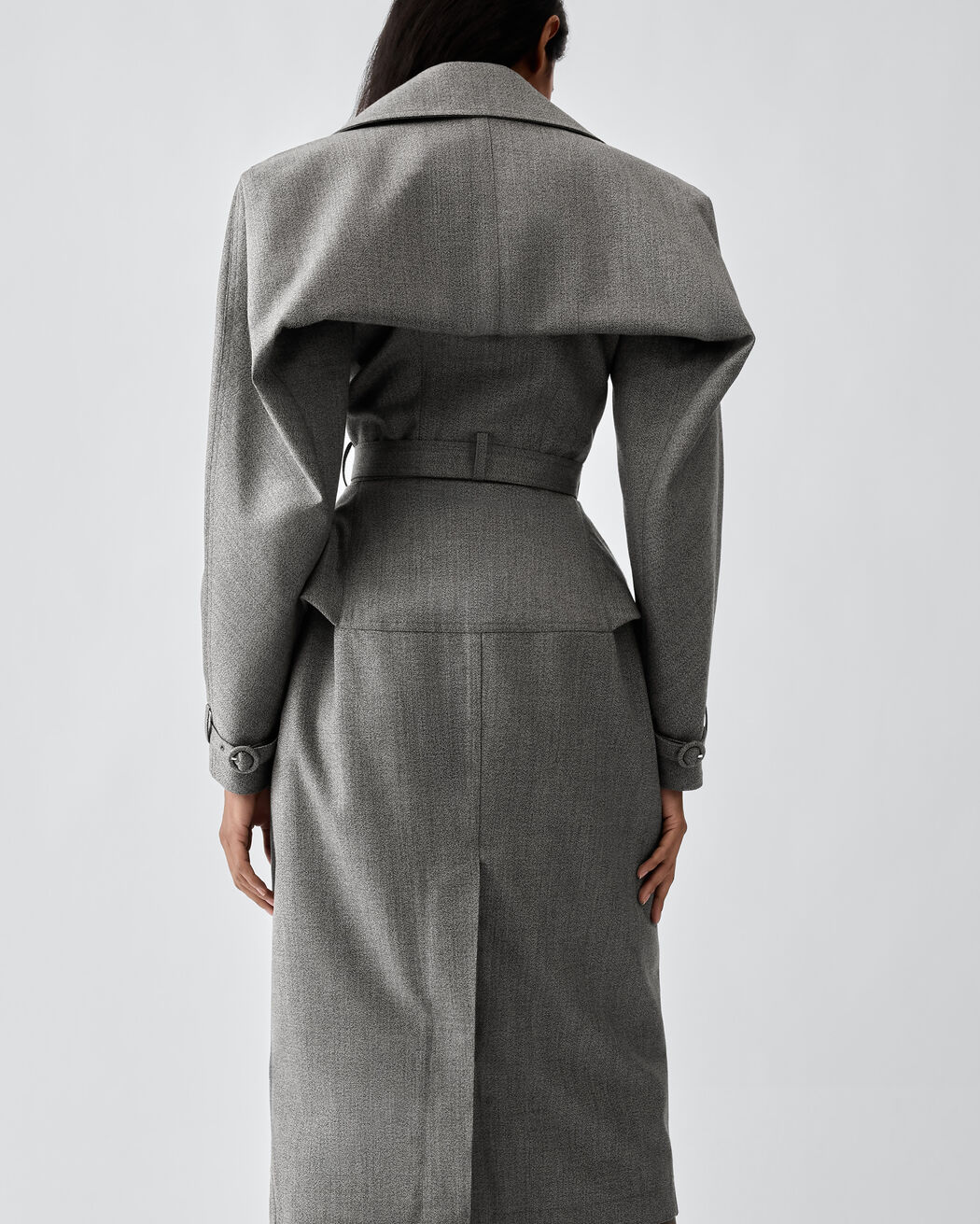 معطف ترنش The Tulipe jacquemus معطف ترنش the tulipe
