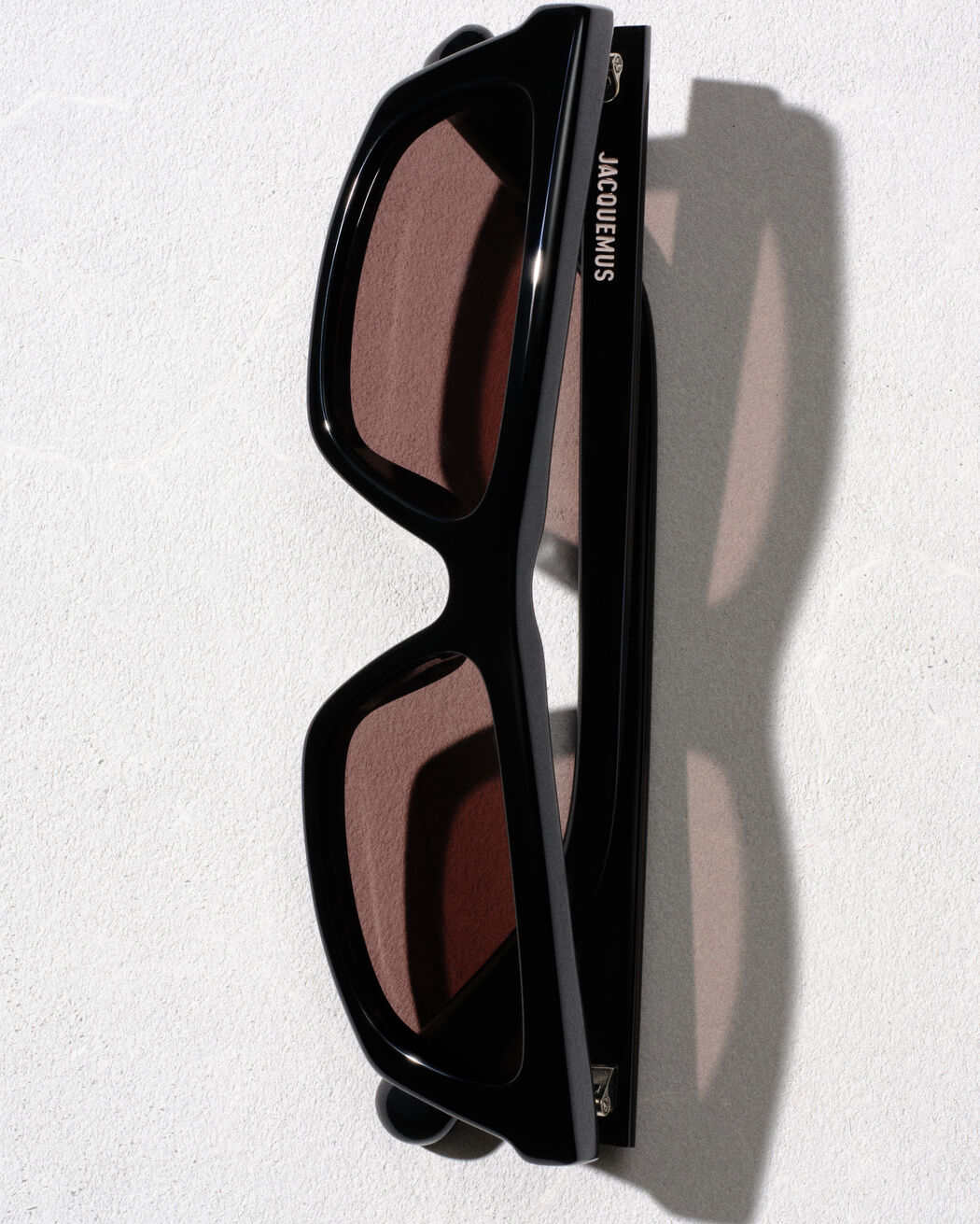 The Trapezi sunglasses
jacquemus the trapezi sunglasses