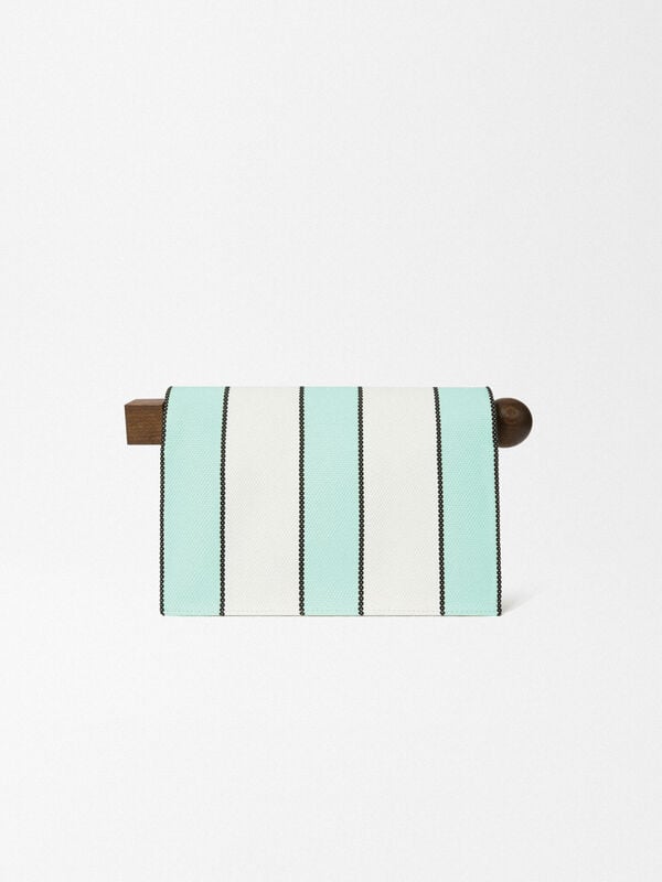 The Rond Carré clutch jacquemus the rond carr clutch