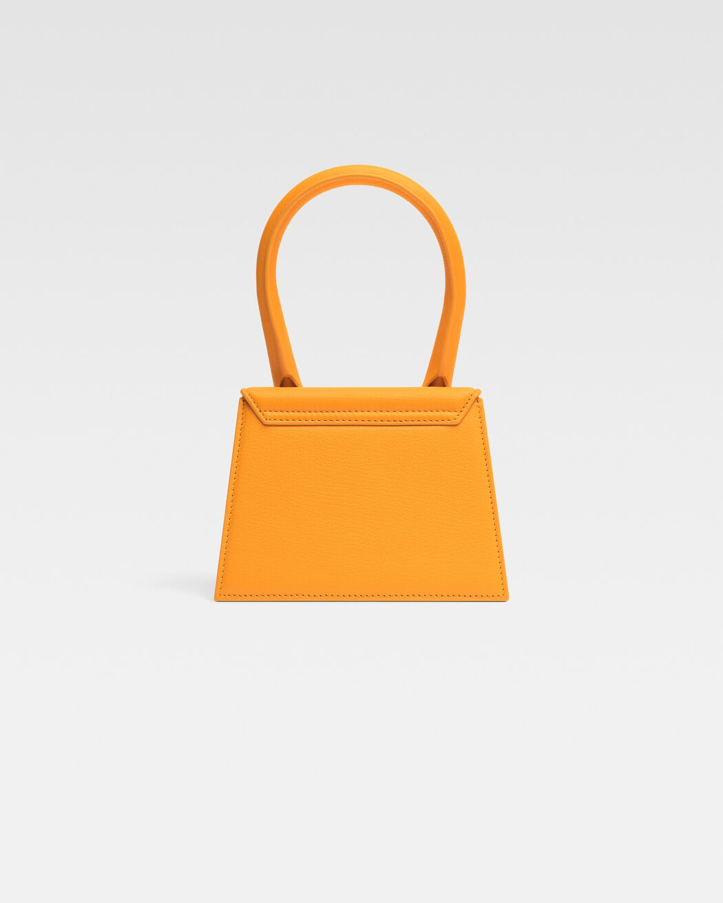 حقيبة The medium Chiquito jacquemus حقيبة the medium chiquito