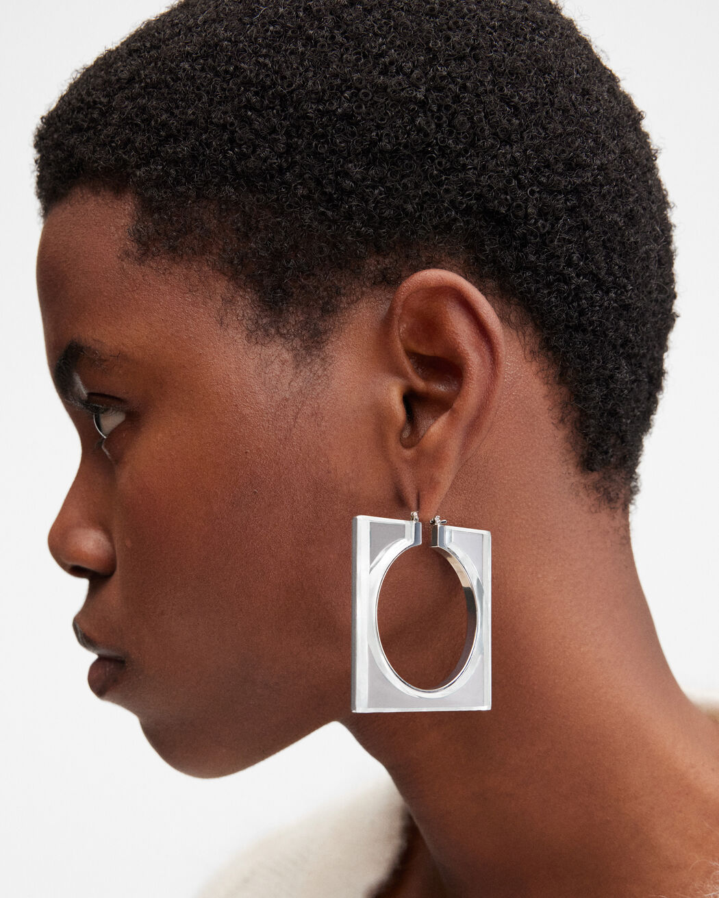أقراط The Rond Carré hoops earrings jacquemus أقراط the rond carr hoops earrings