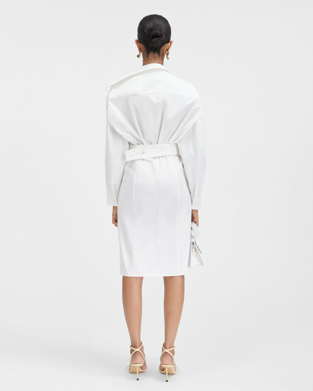 The shirt dress jacquemus the shirt dress