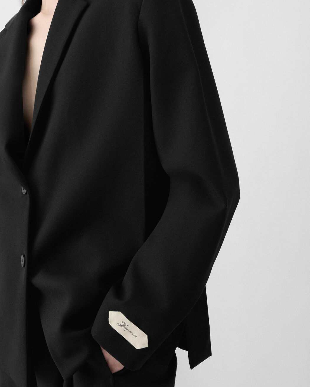 The Carrée jacket
jacquemus the carr e jacket
