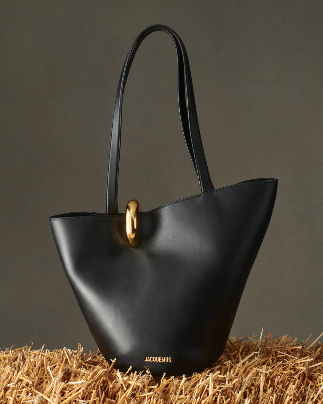 The medium Bambola jacquemus the medium bambola