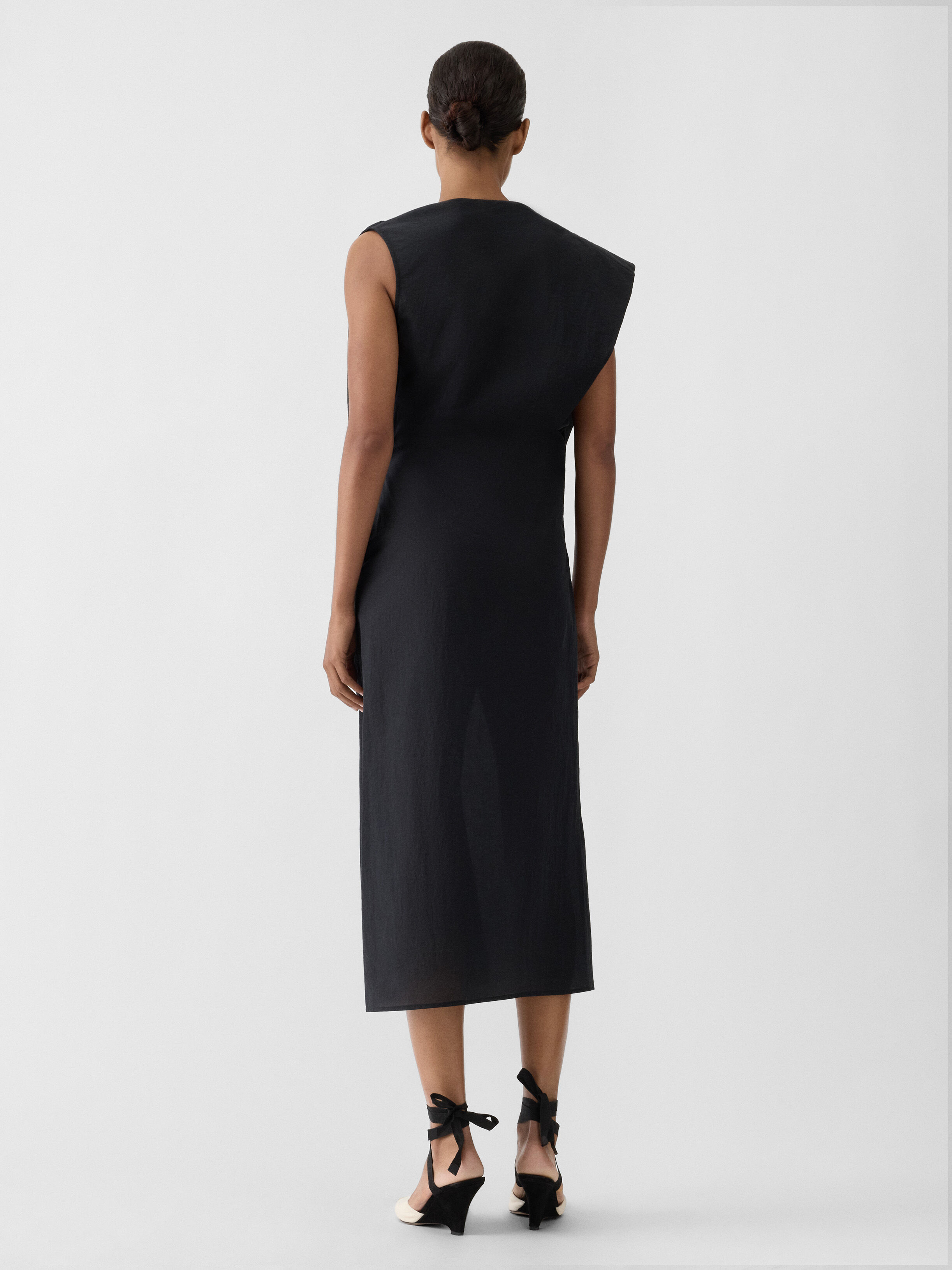 Shop New In for Women | JACQUEMUS UAE