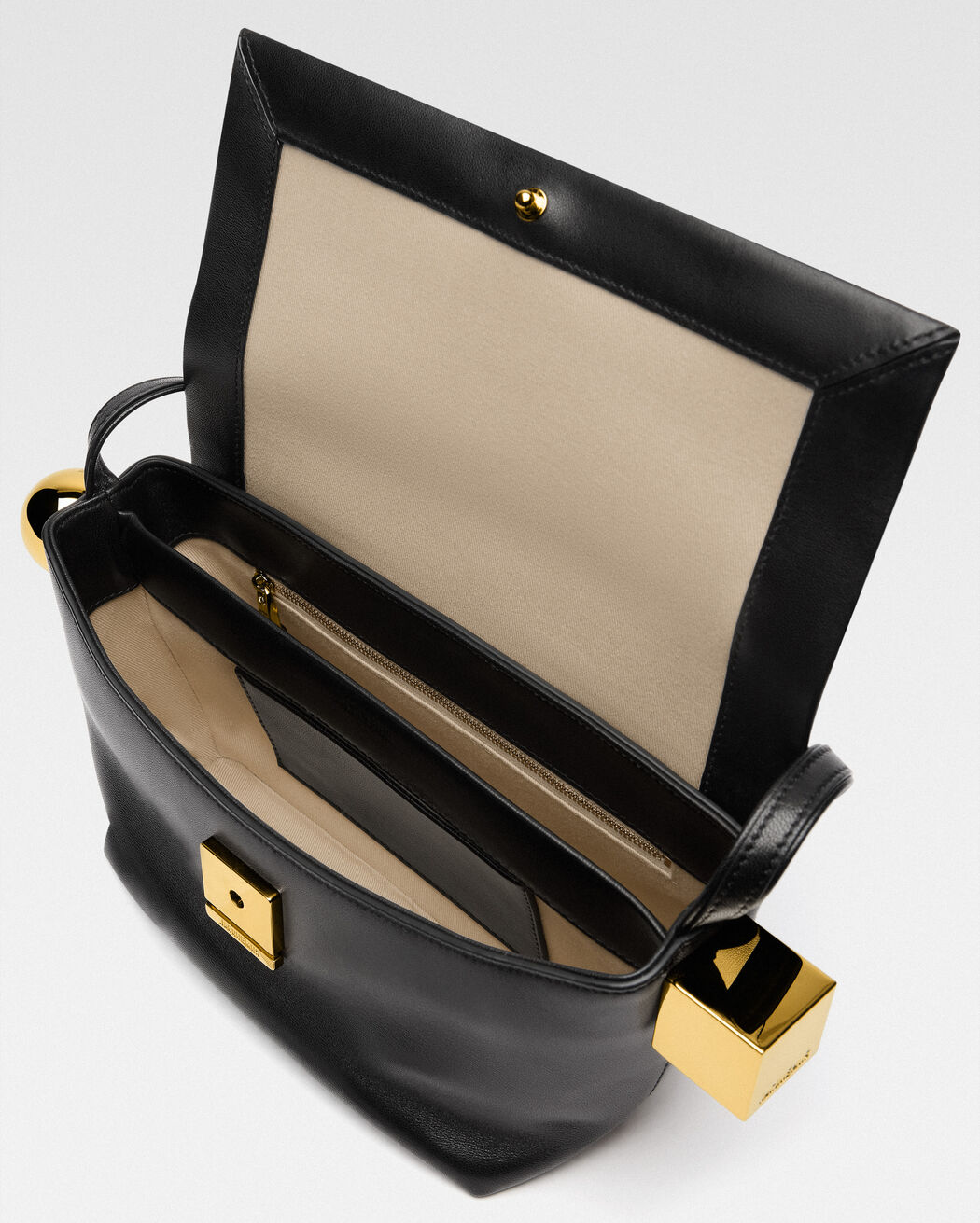 The Rond Carré jacquemus the rond carr