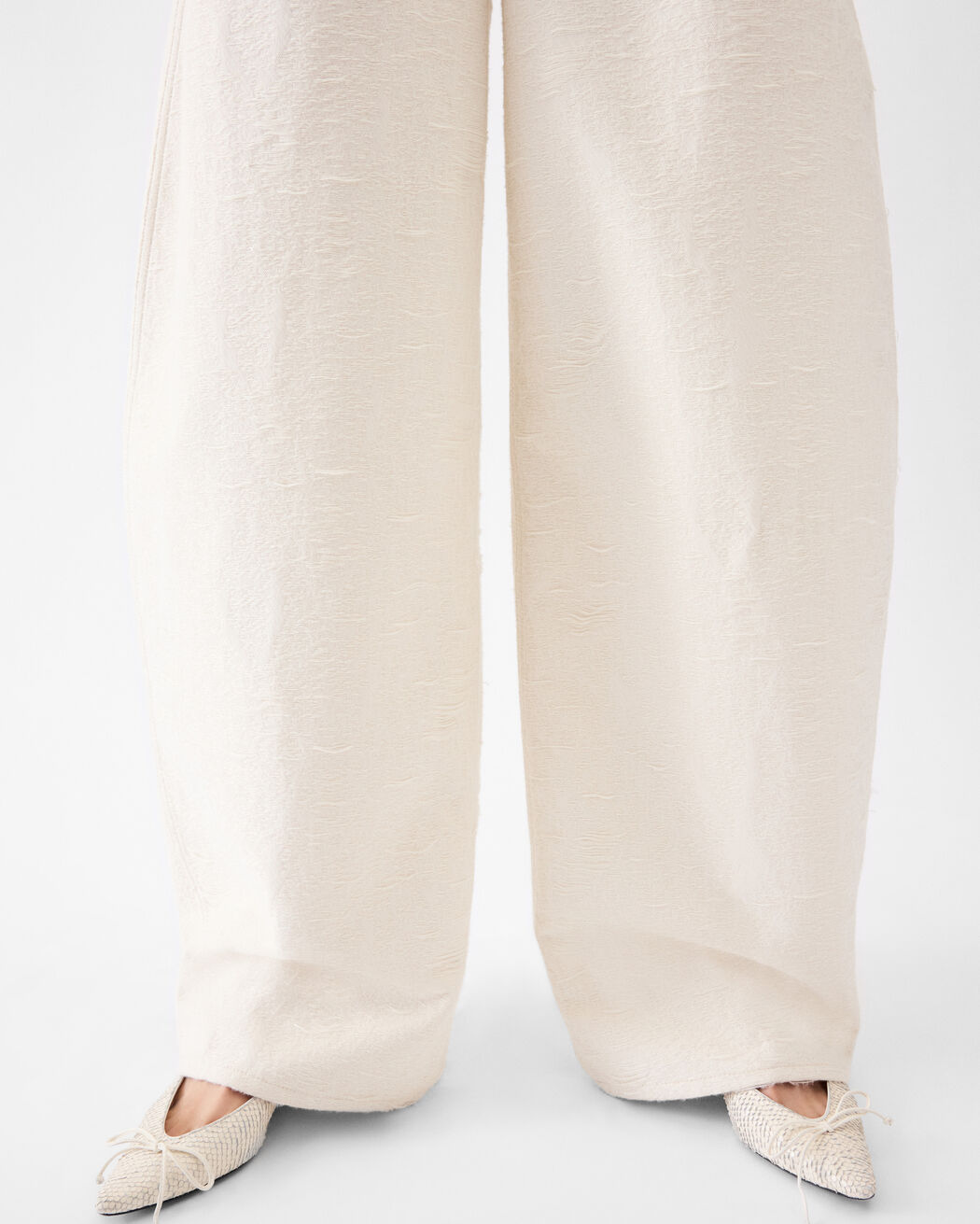 The Ovalo de-Nîmes denim pants jacquemus the ovalo de n mes denim pants