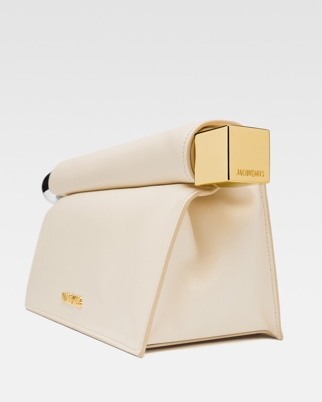 The Rond Carré clutch jacquemus the rond carr clutch