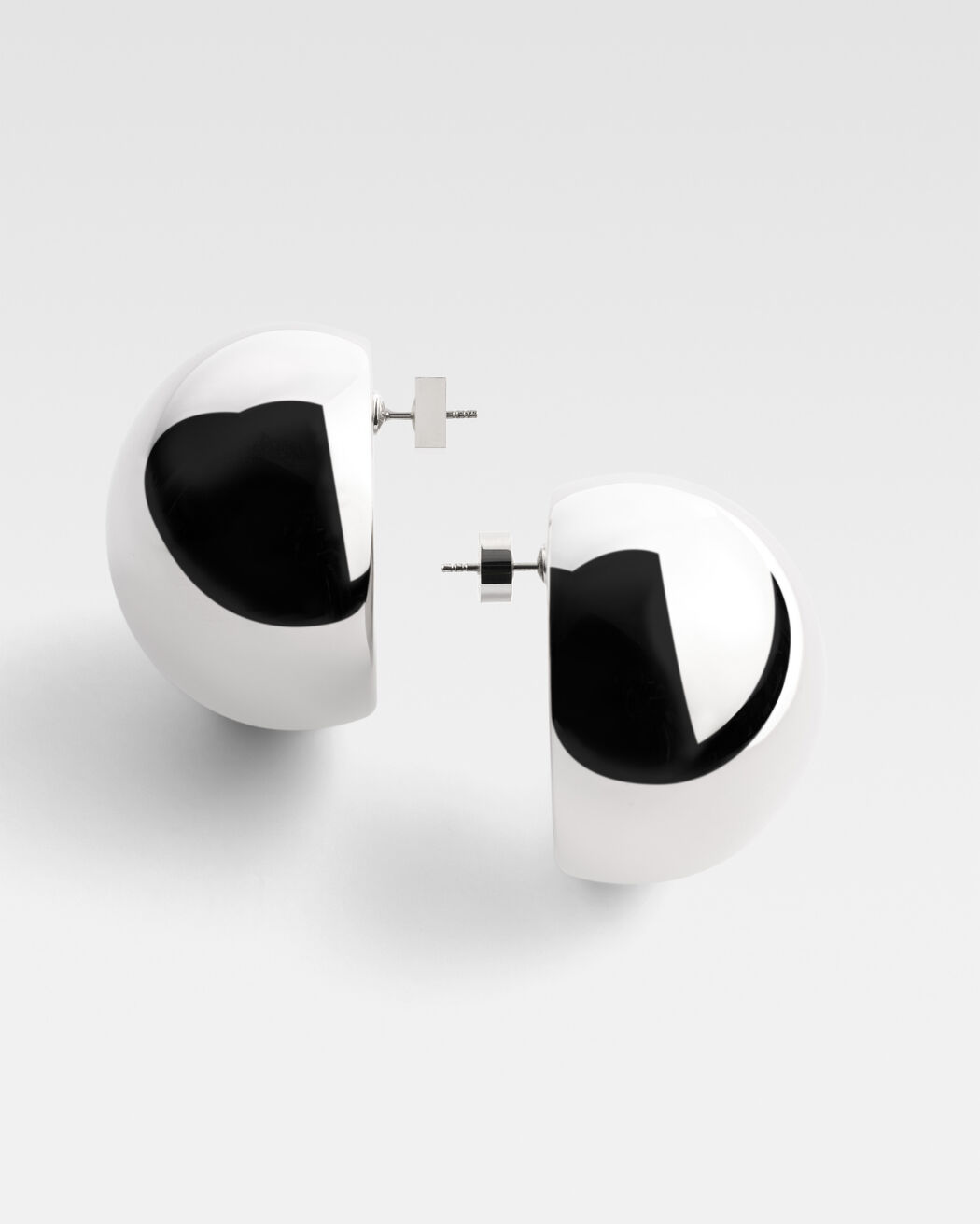 أقراط The Salon jacquemus أقراط the salon