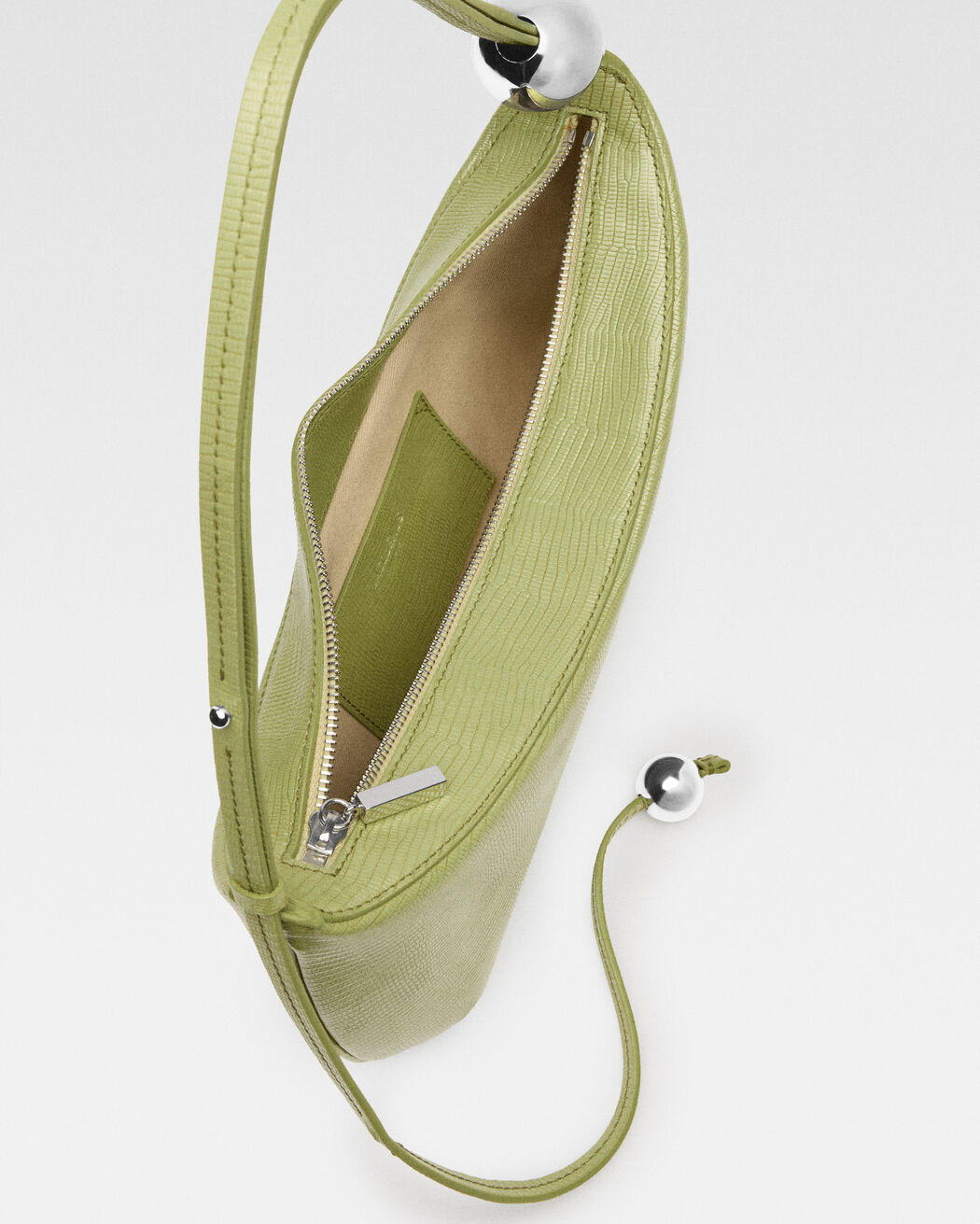 The large Bisou Perle jacquemus the large bisou perle