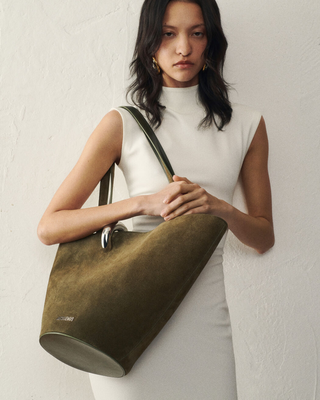 The medium Bambola jacquemus the medium bambola