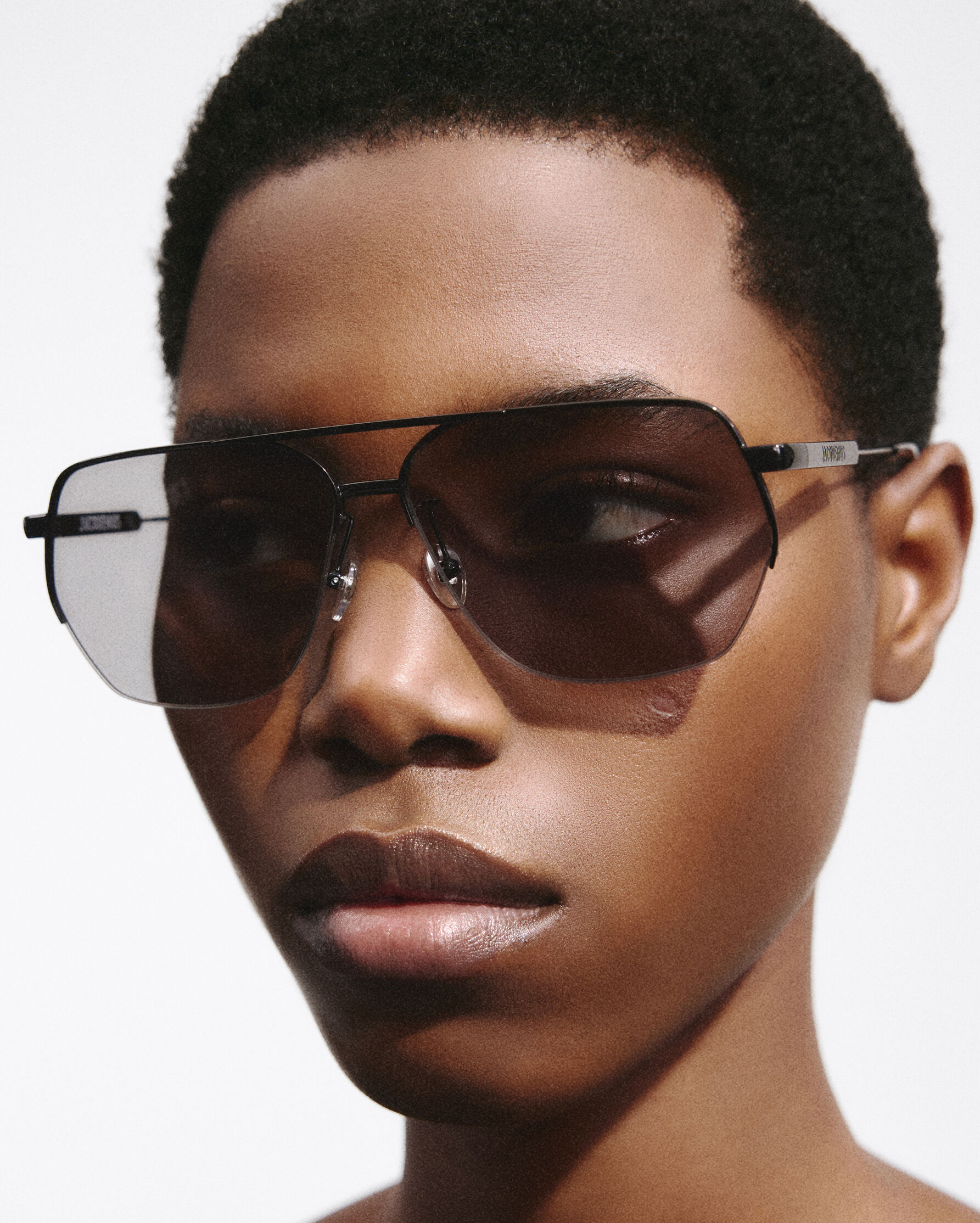 Jacquemus Aviador Sunglasses The Aviador sunglasses, Black/Silver | JACQUEMUS UAE main image 4