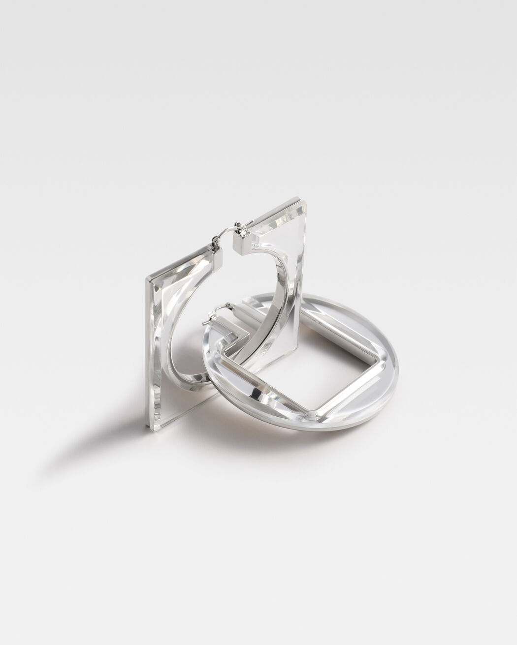 أقراط The Rond Carré hoops earrings jacquemus أقراط the rond carr hoops earrings