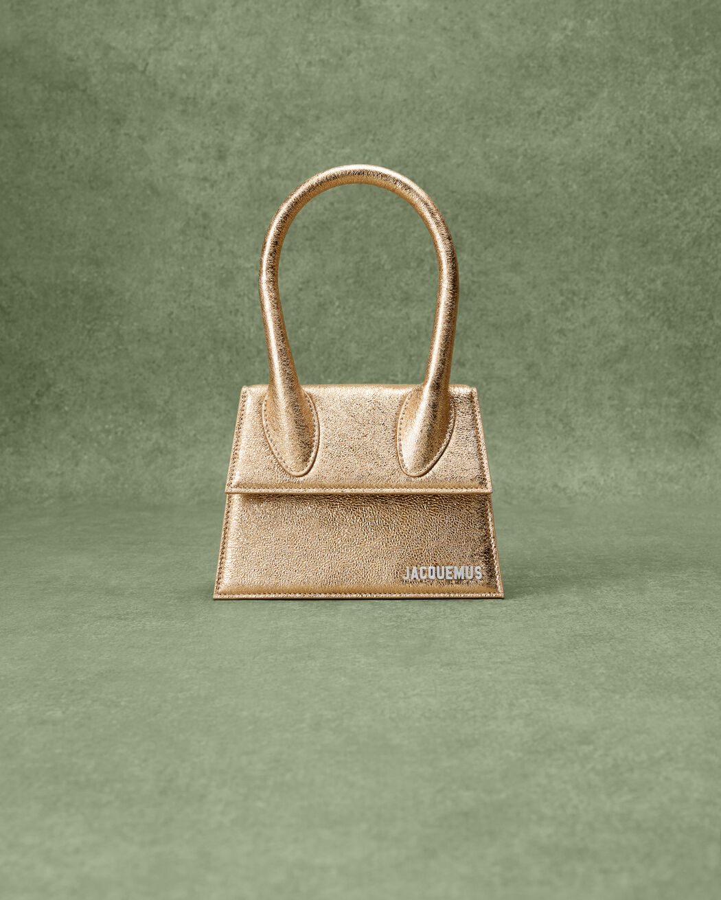 حقيبة The medium Chiquito jacquemus حقيبة the medium chiquito