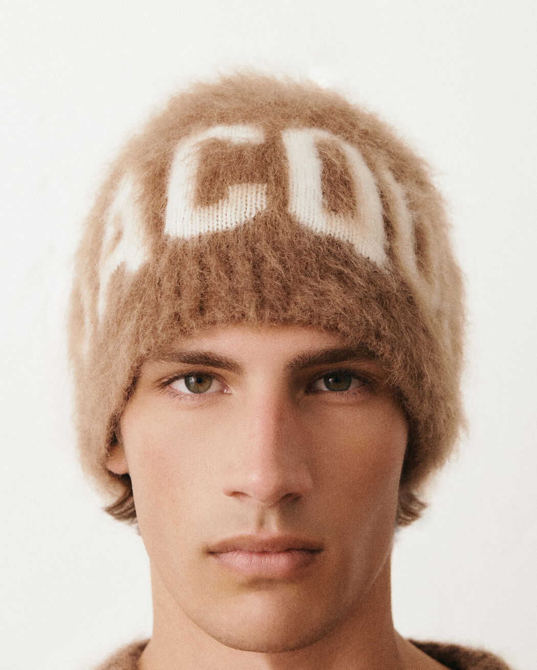 The Logo beanie jacquemus the logo beanie