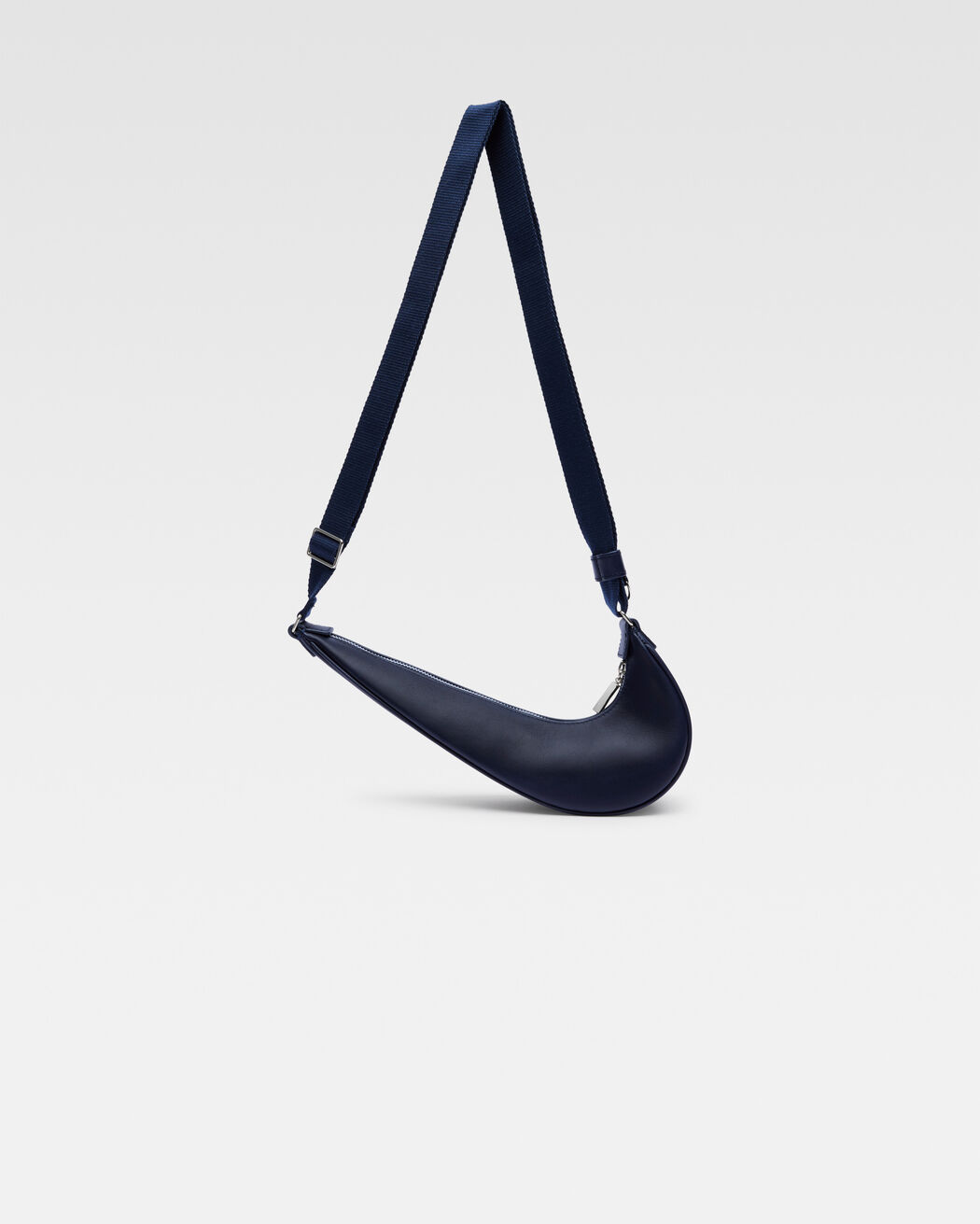 The Swoosh JACQUEMUS+NIKE bag the swoosh jacquemus nike bag