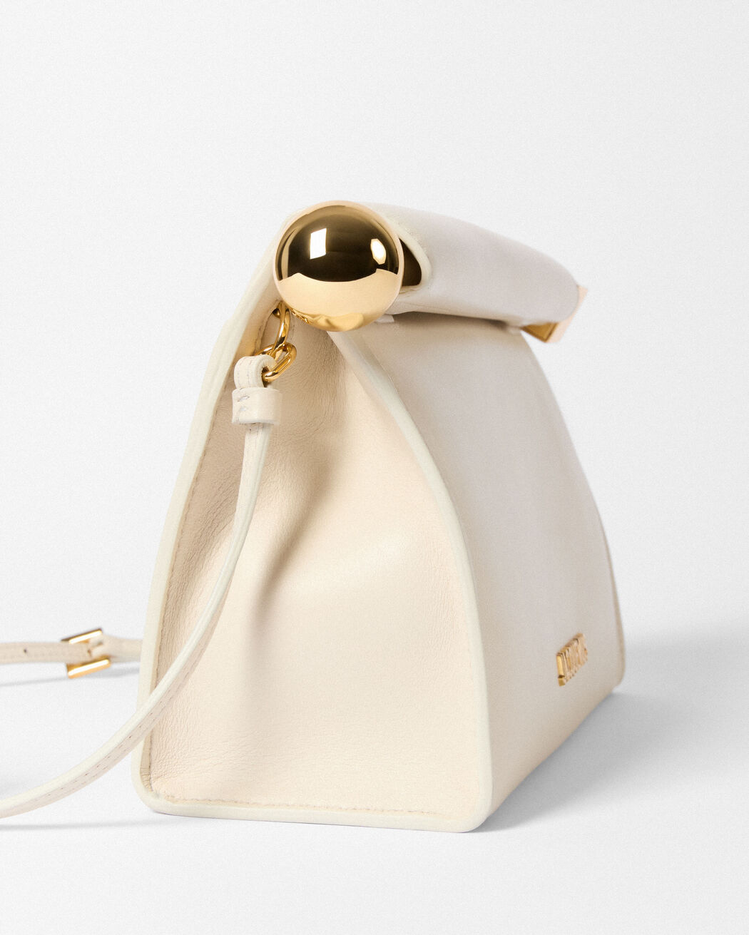 The Rond Carré bag jacquemus the rond carr bag