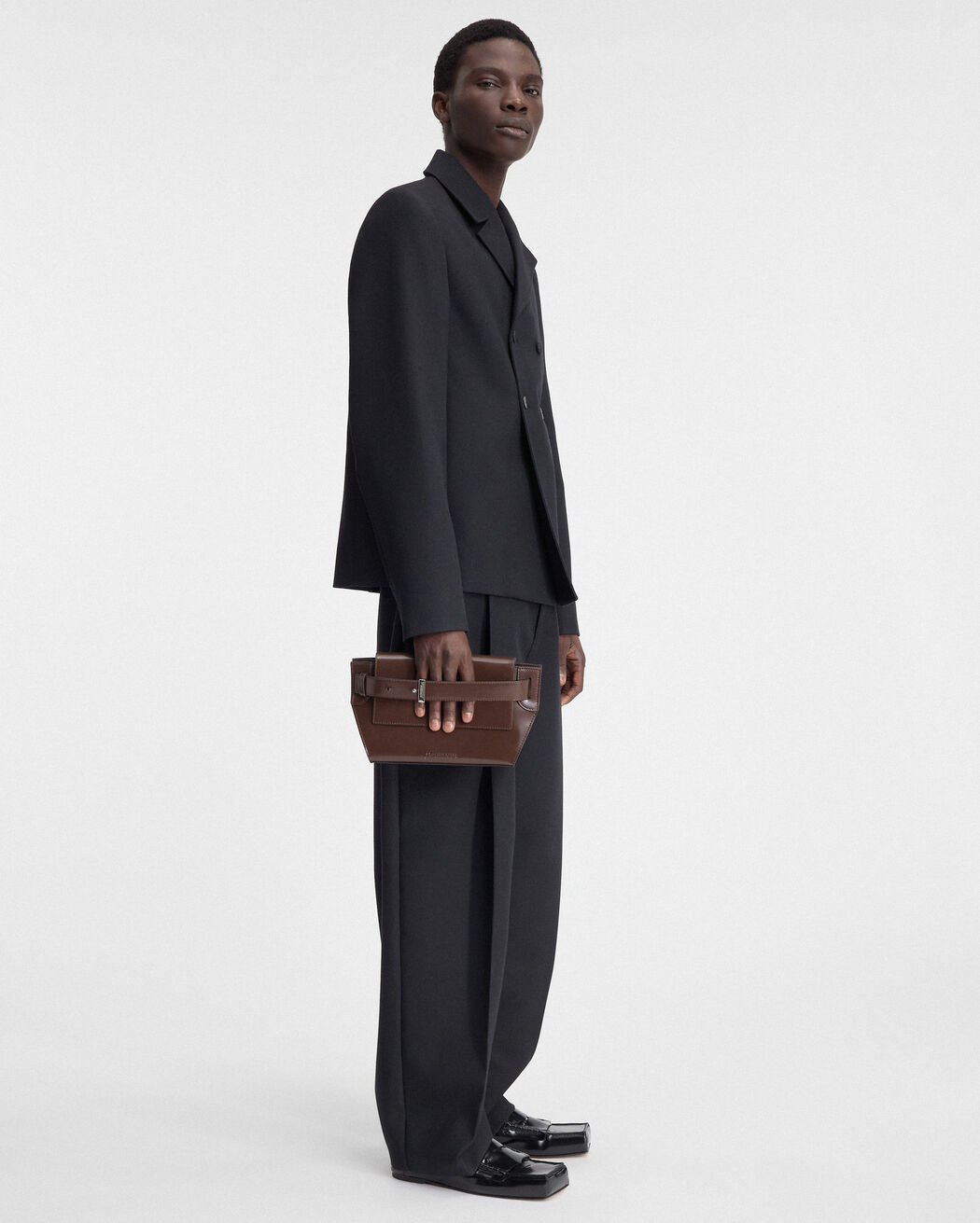 حقيبة Le Messenger Capri jacquemus حقيبة le messenger capri