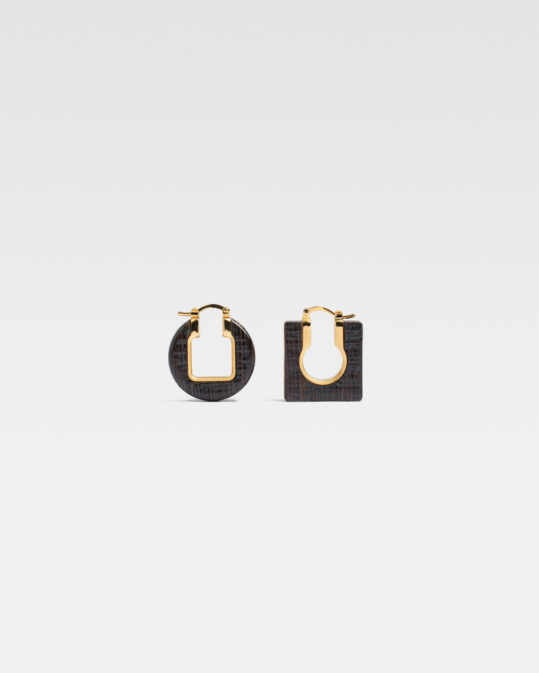 The Rond Carré earrings jacquemus the rond carr earrings