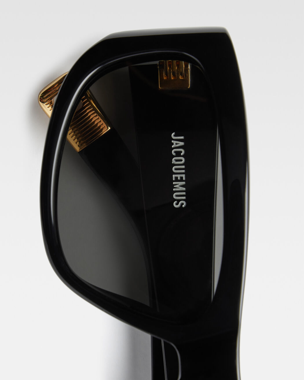 The Pilota sunglasses jacquemus the pilota sunglasses