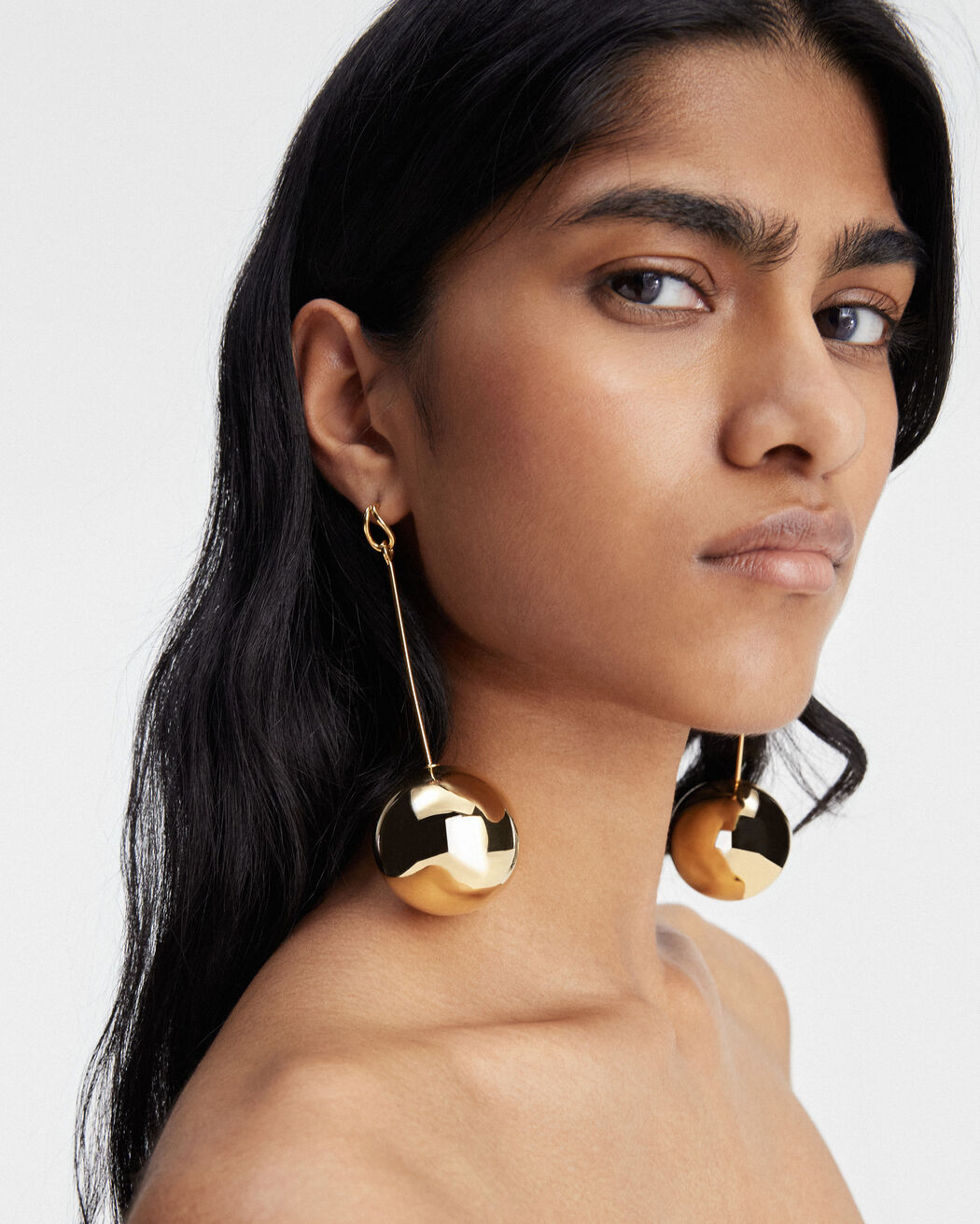 أقراط Les Grandes Boucles Nodo jacquemus أقراط les grandes boucles nodo