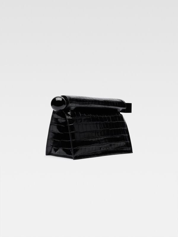 The Rond Carré clutch jacquemus the rond carr clutch