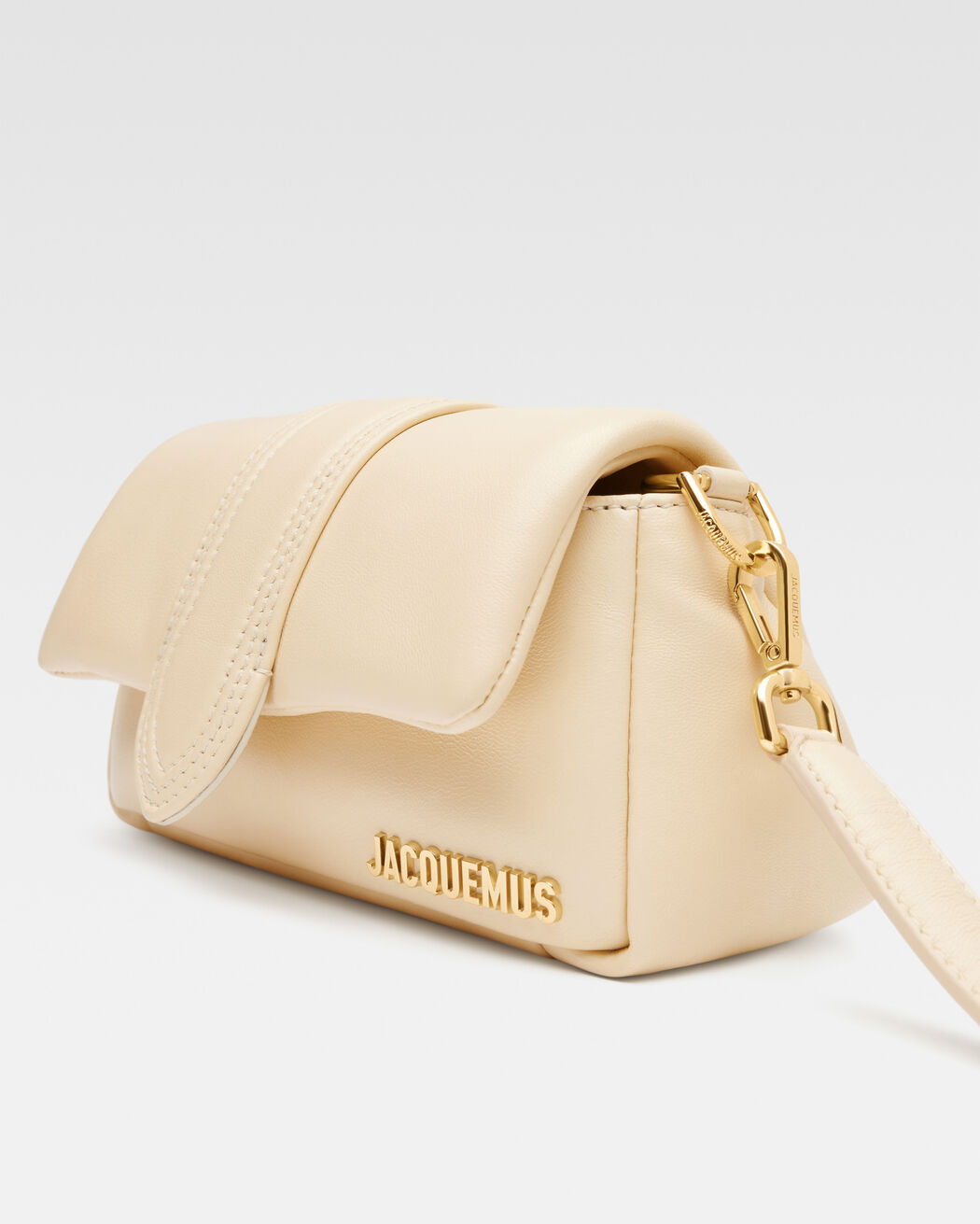 The small Bambimou jacquemus the small bambimou