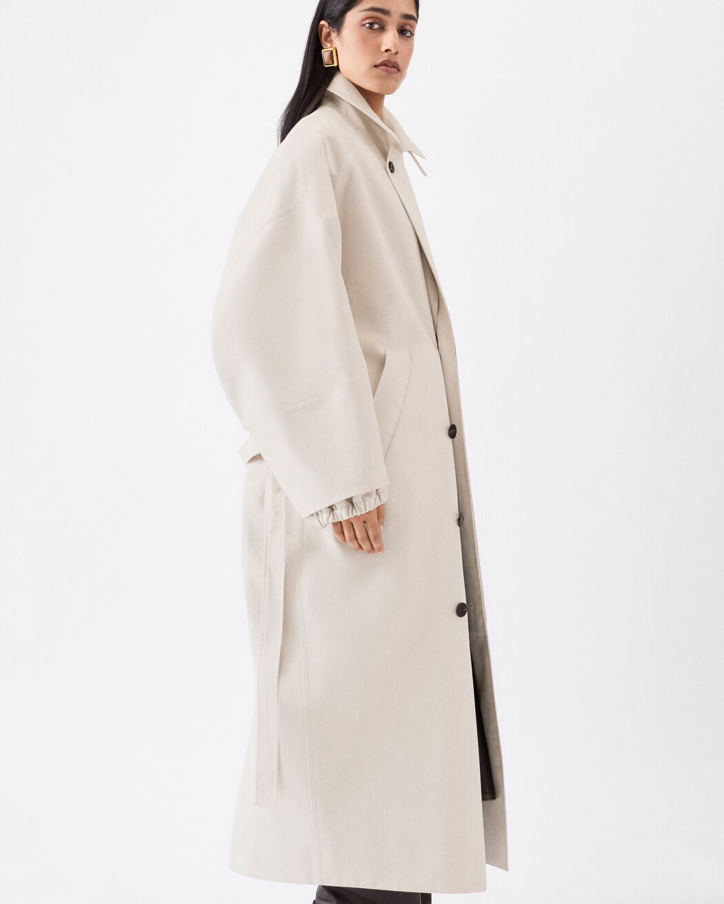 The Trapezi trench coat jacquemus the trapezi trench coat