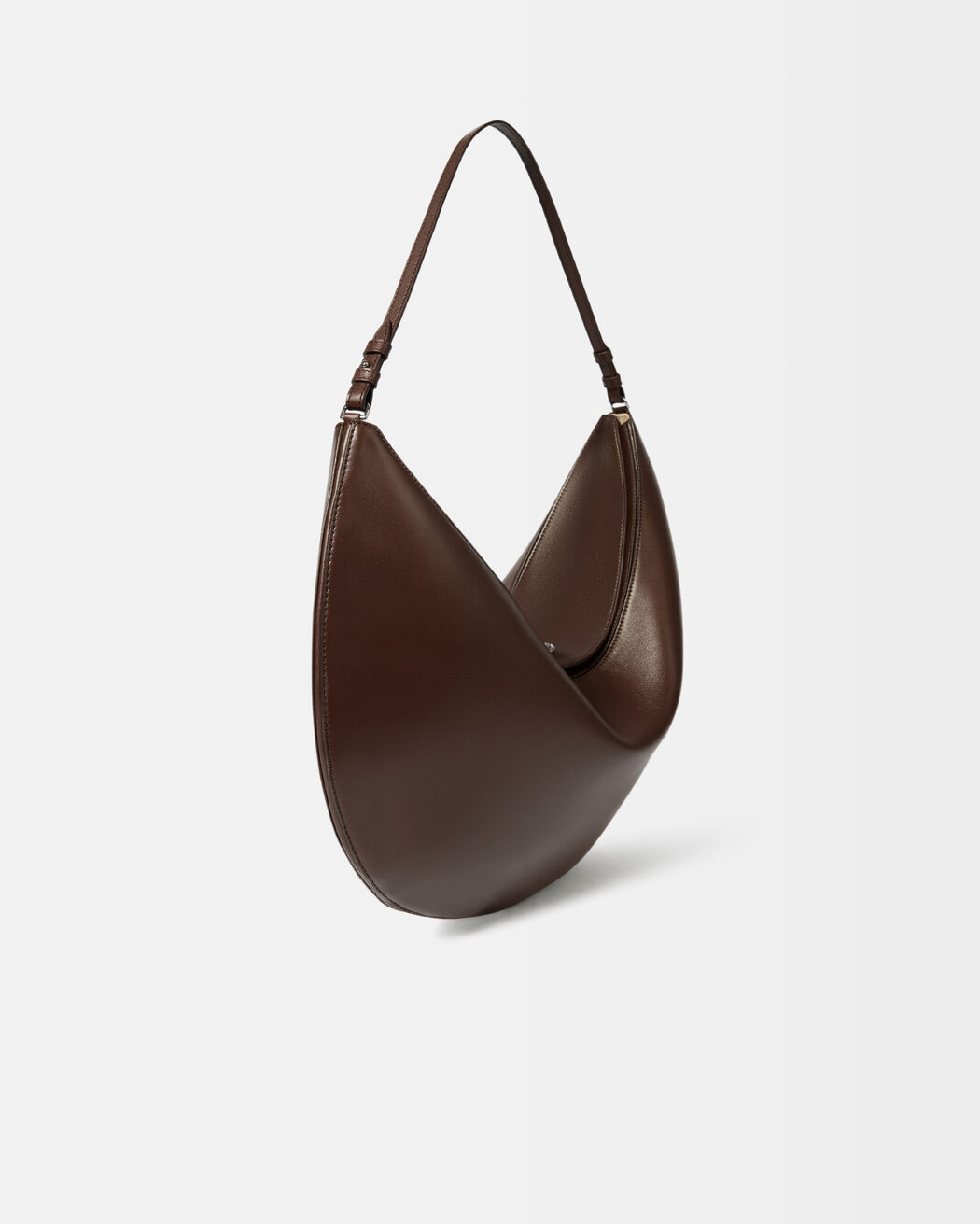 The Ovalo bag jacquemus the ovalo bag