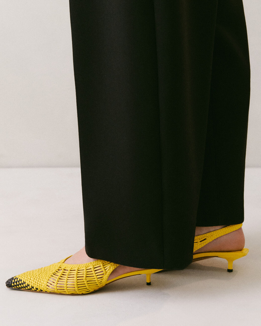 صندل Les Slingbacks Cubisto B jacquemus صندل les slingbacks cubisto b