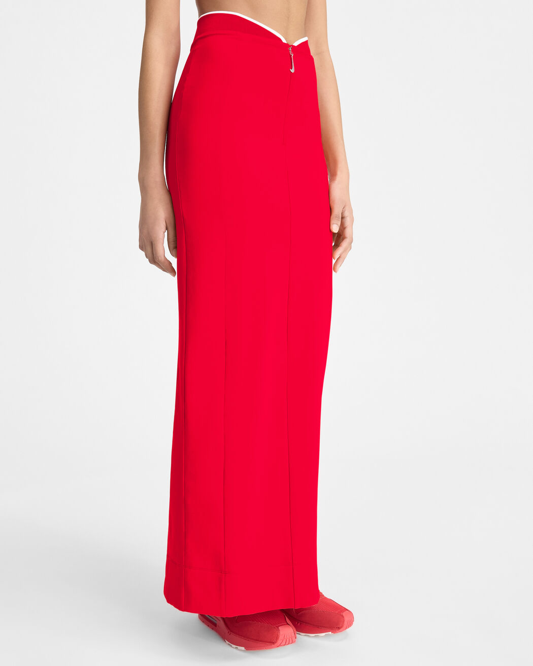 The JACQUEMUS+NIKE long skirt the jacquemus nike long skirt