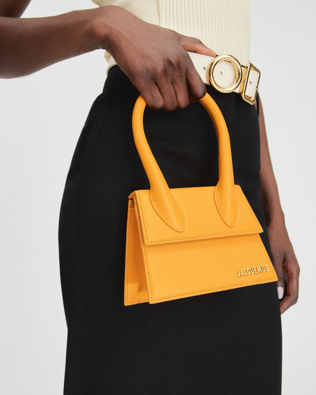 حقيبة The medium Chiquito jacquemus حقيبة the medium chiquito