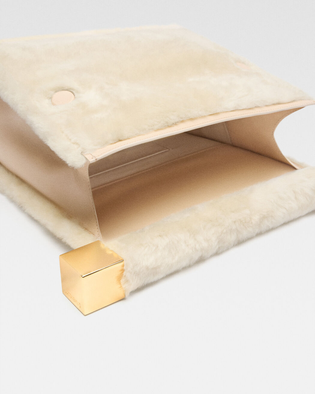 The Rond Carré clutch jacquemus the rond carr clutch