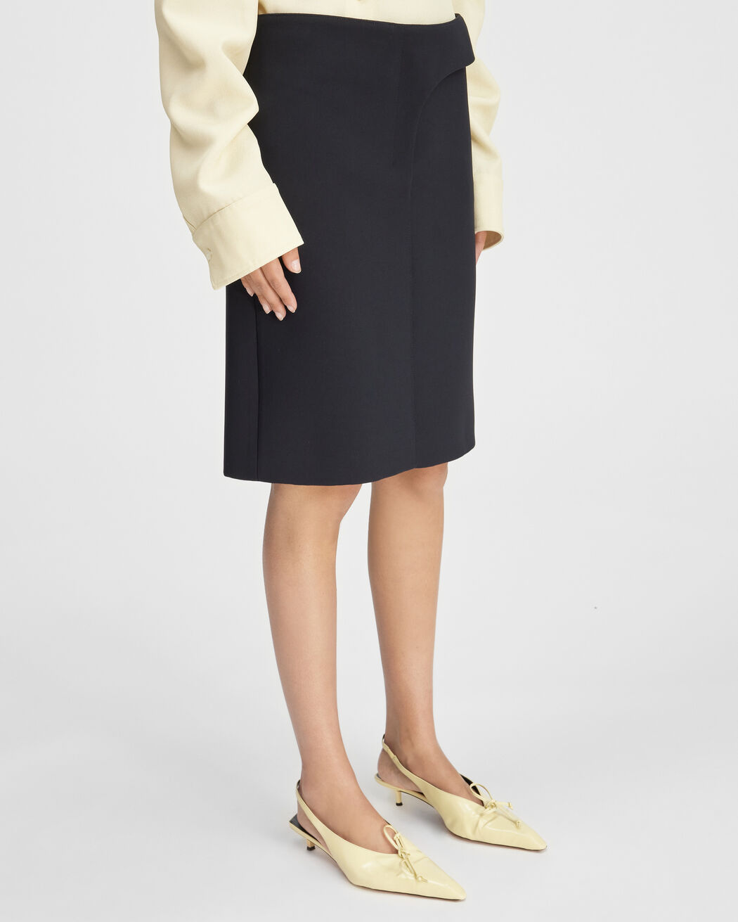 The Obra skirt jacquemus the obra skirt