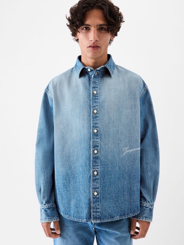 The Simon de-Nîmes denim shirt jacquemus قميص the simon de n mes denim